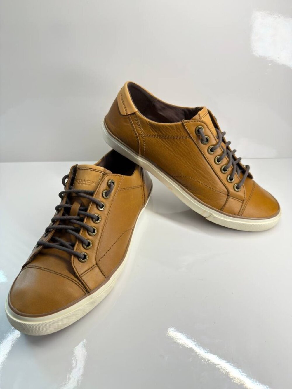 Coach Leather Low-Top Sneakers – Men’s US 8.5